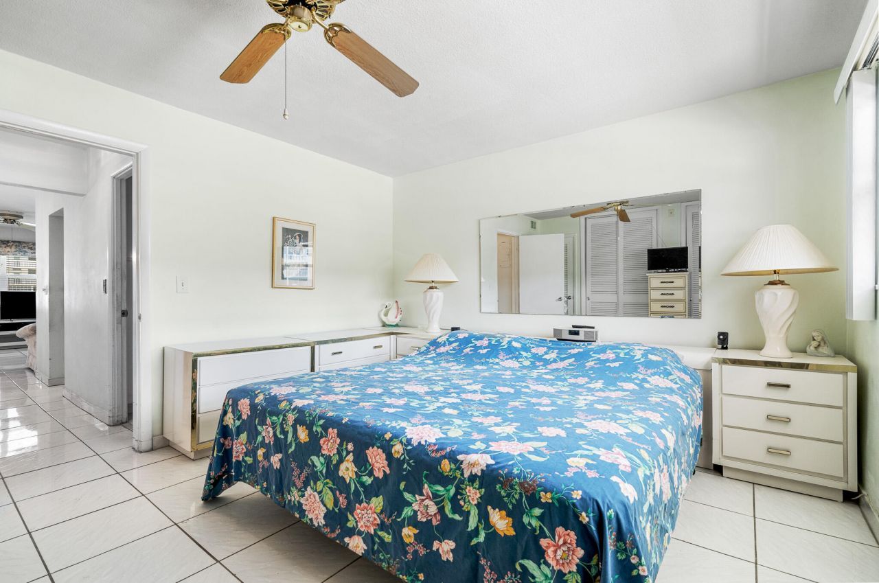 419 Golden Isles Drive, Unit 107, Hallandale Beach, FL 33009 Photo