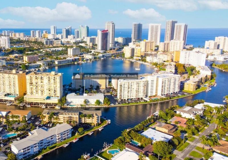 419 Golden Isles Drive, Unit 107, Hallandale Beach, FL 33009 Photo
