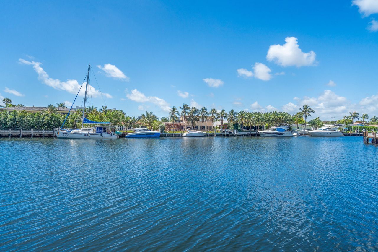 419 Golden Isles Drive, Unit 107, Hallandale Beach, FL 33009 Photo