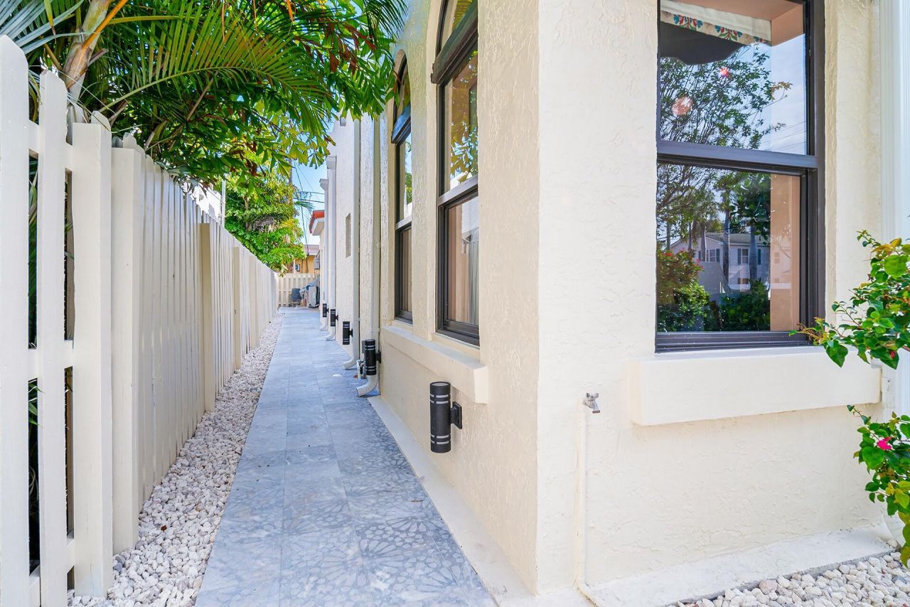 3714 S Olive Avenue, West Palm Beach, FL 33405 Photo