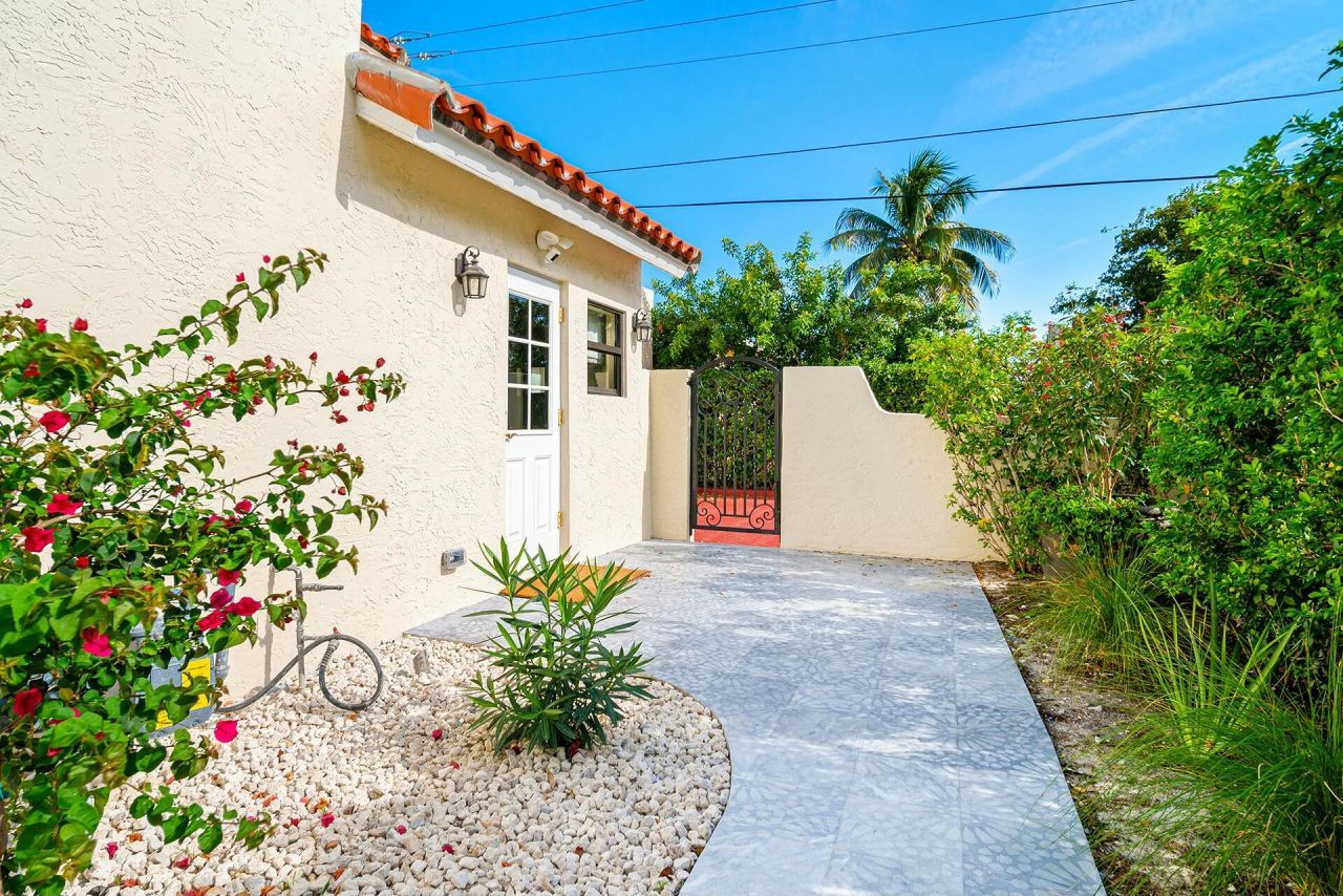 3714 S Olive Avenue, West Palm Beach, FL 33405 Photo