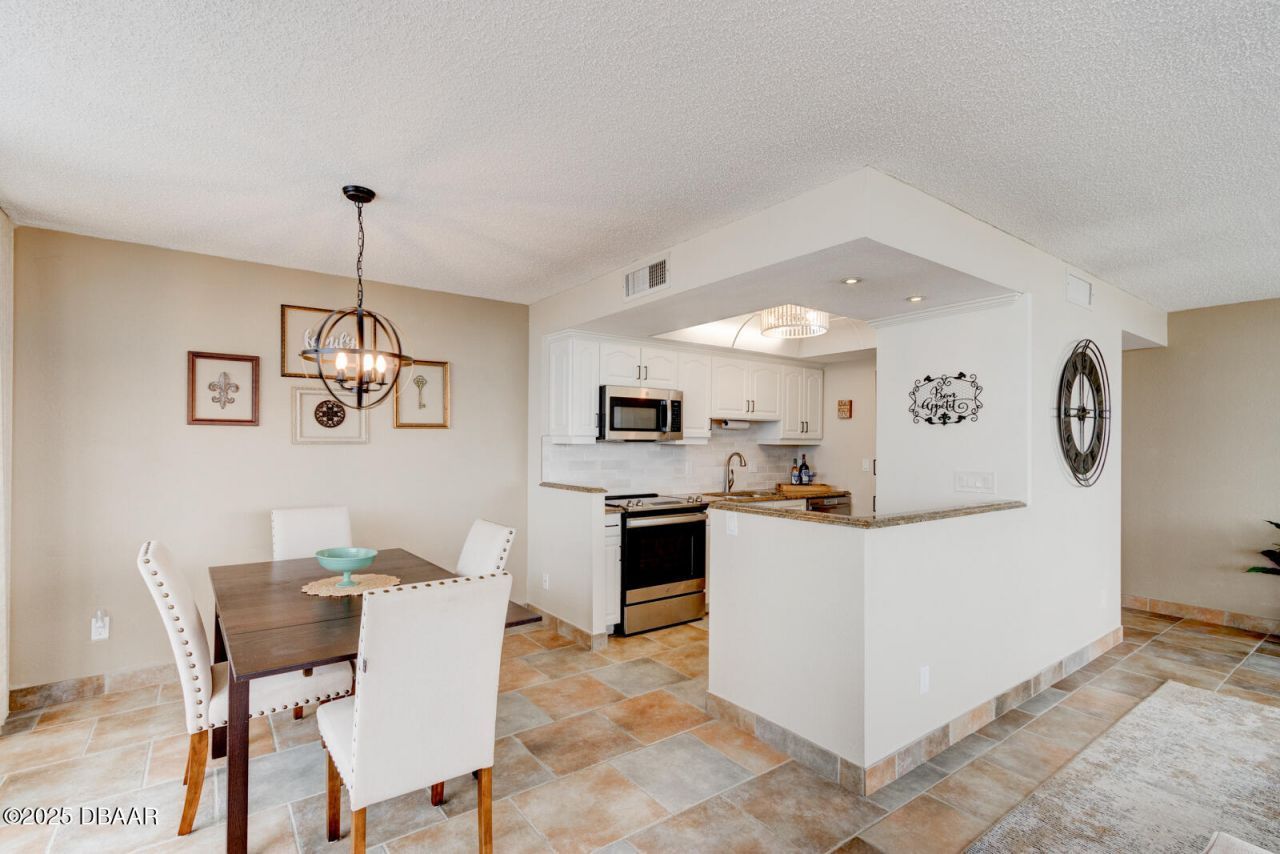 2828 N Atlantic Avenue, Unit 305, Daytona Beach, FL 32118 Photo