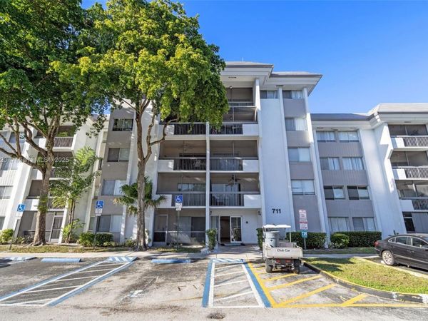 711 N Pine Island Rd, Unit 406, Plantation, FL 33324