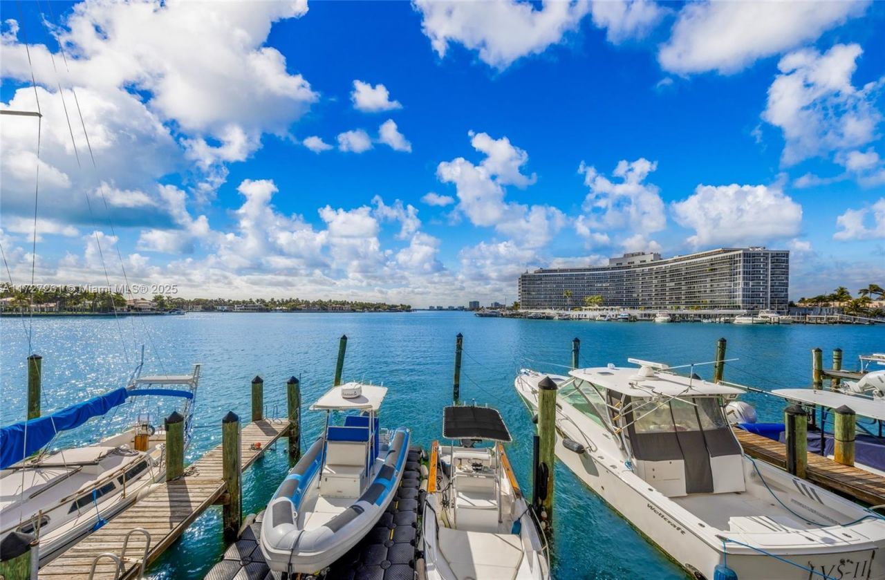 6830 Indian Creek Dr, Unit 1D, Miami Beach, FL 33141 Photo