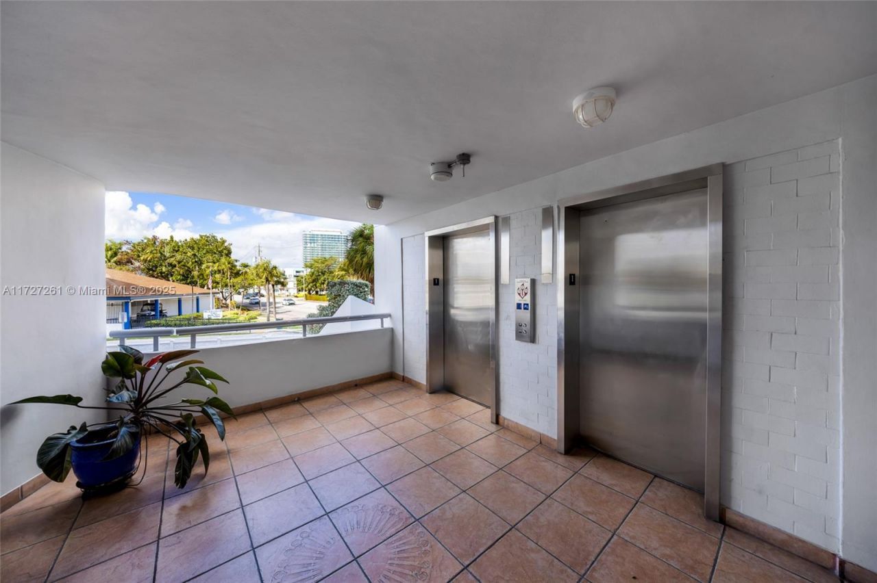 6830 Indian Creek Dr, Unit 1D, Miami Beach, FL 33141 Photo