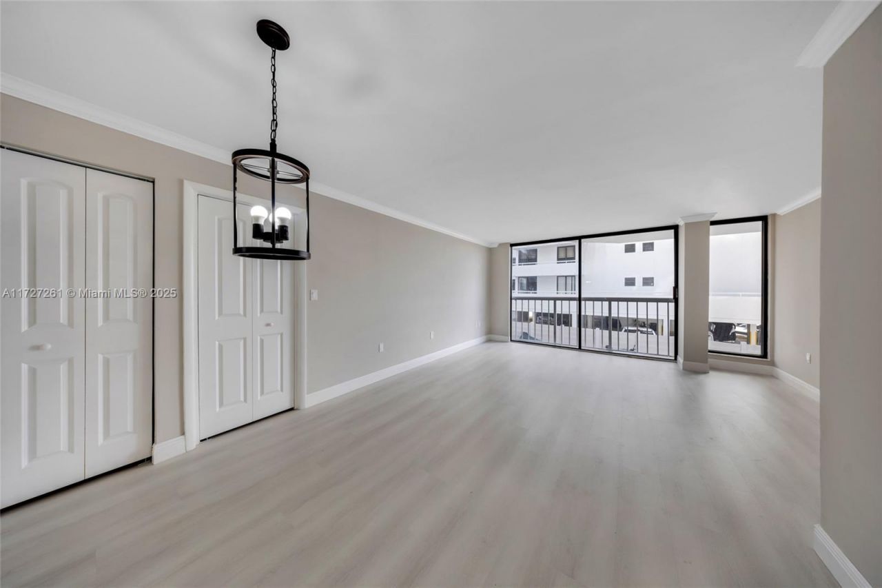 6830 Indian Creek Dr, Unit 1D, Miami Beach, FL 33141 Photo