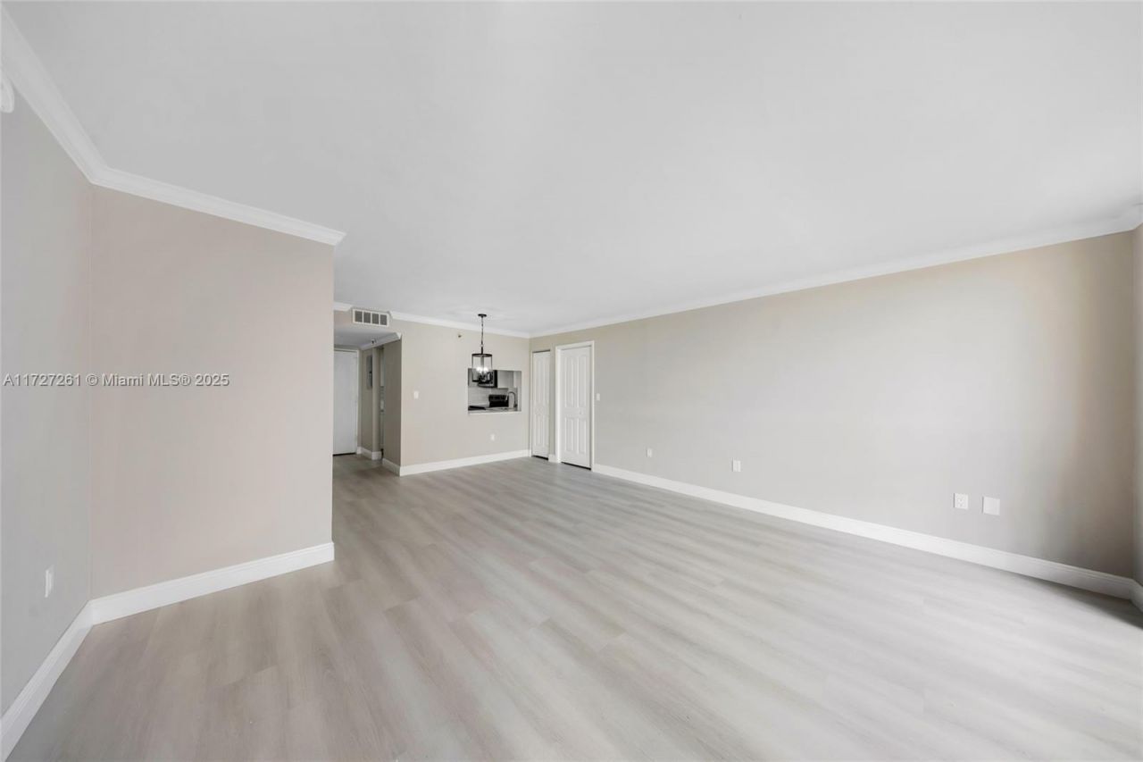 6830 Indian Creek Dr, Unit 1D, Miami Beach, FL 33141 Photo