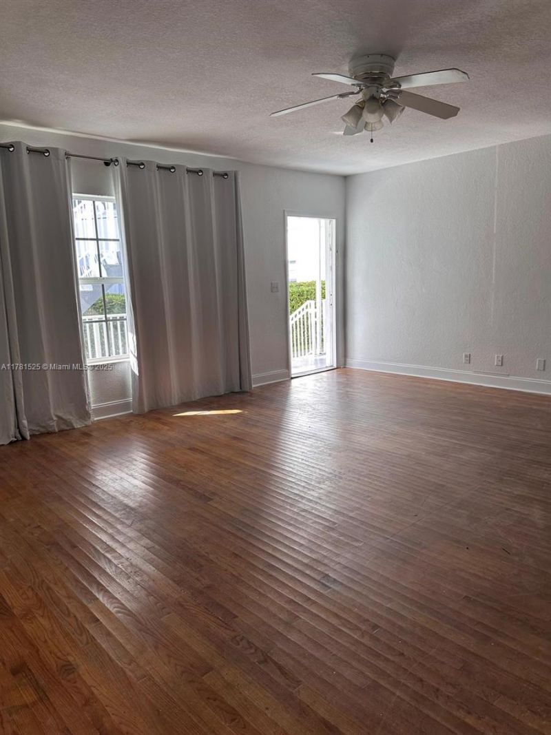 1065 97th St, Unit 1A, Bay Harbor Islands, FL 33154 Photo