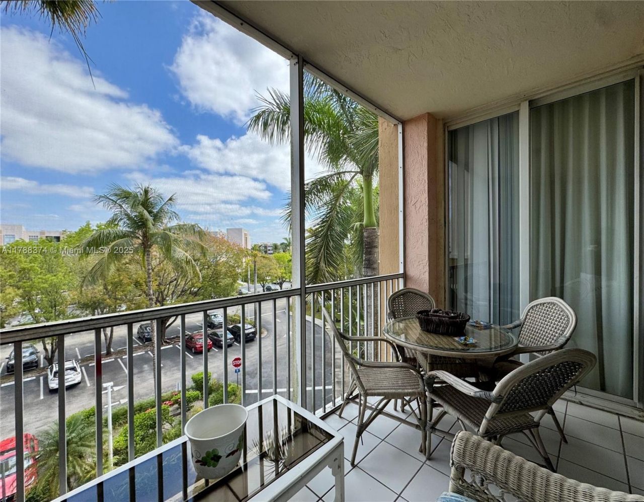 9805 NW 52nd St, Unit 420, Doral, FL 33178 Photo