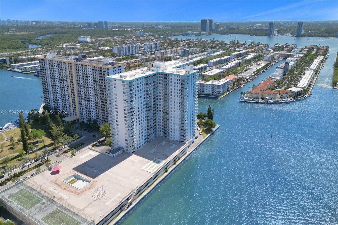 301 174th St, Unit 1701, Sunny Isles Beach, FL 33160 Photo
