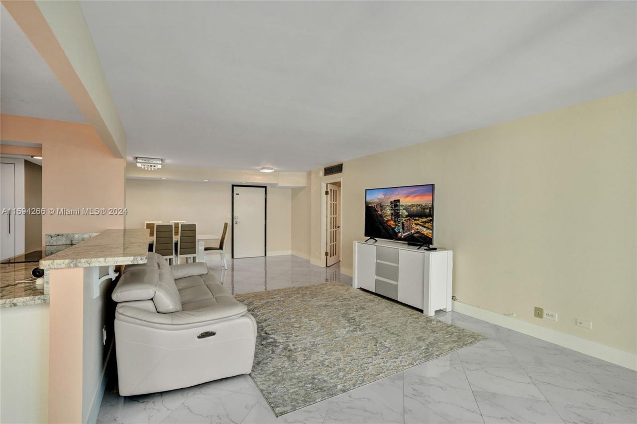 301 174th St, Unit 1701, Sunny Isles Beach, FL 33160 Photo