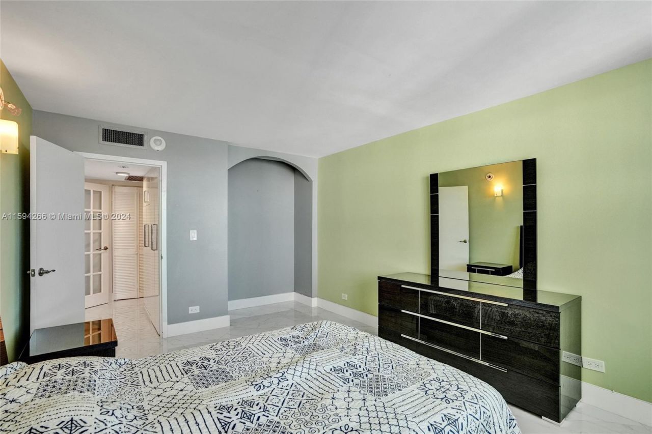 301 174th St, Unit 1701, Sunny Isles Beach, FL 33160 Photo