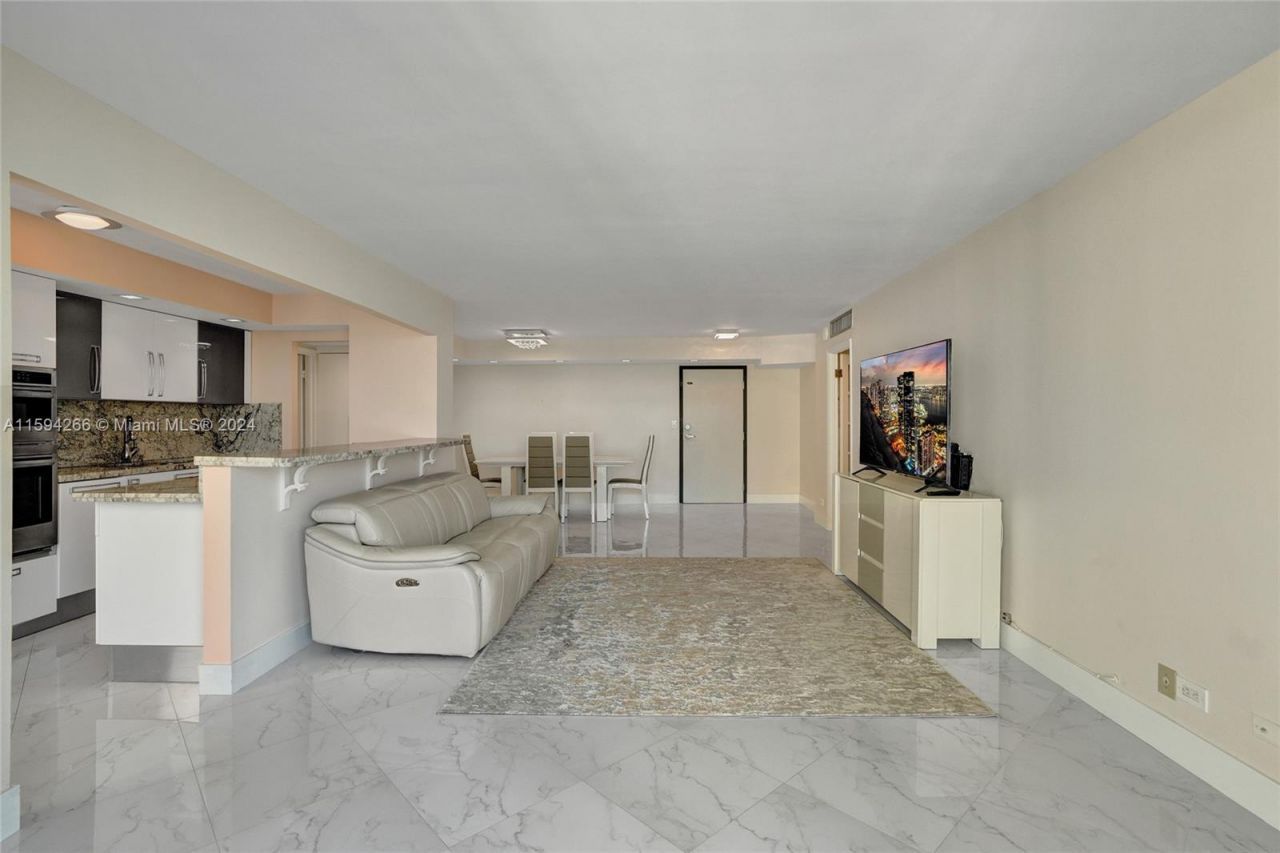 301 174th St, Unit 1701, Sunny Isles Beach, FL 33160 Photo