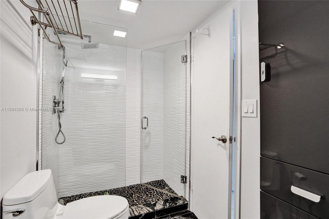 301 174th St, Unit 1701, Sunny Isles Beach, FL 33160 Photo