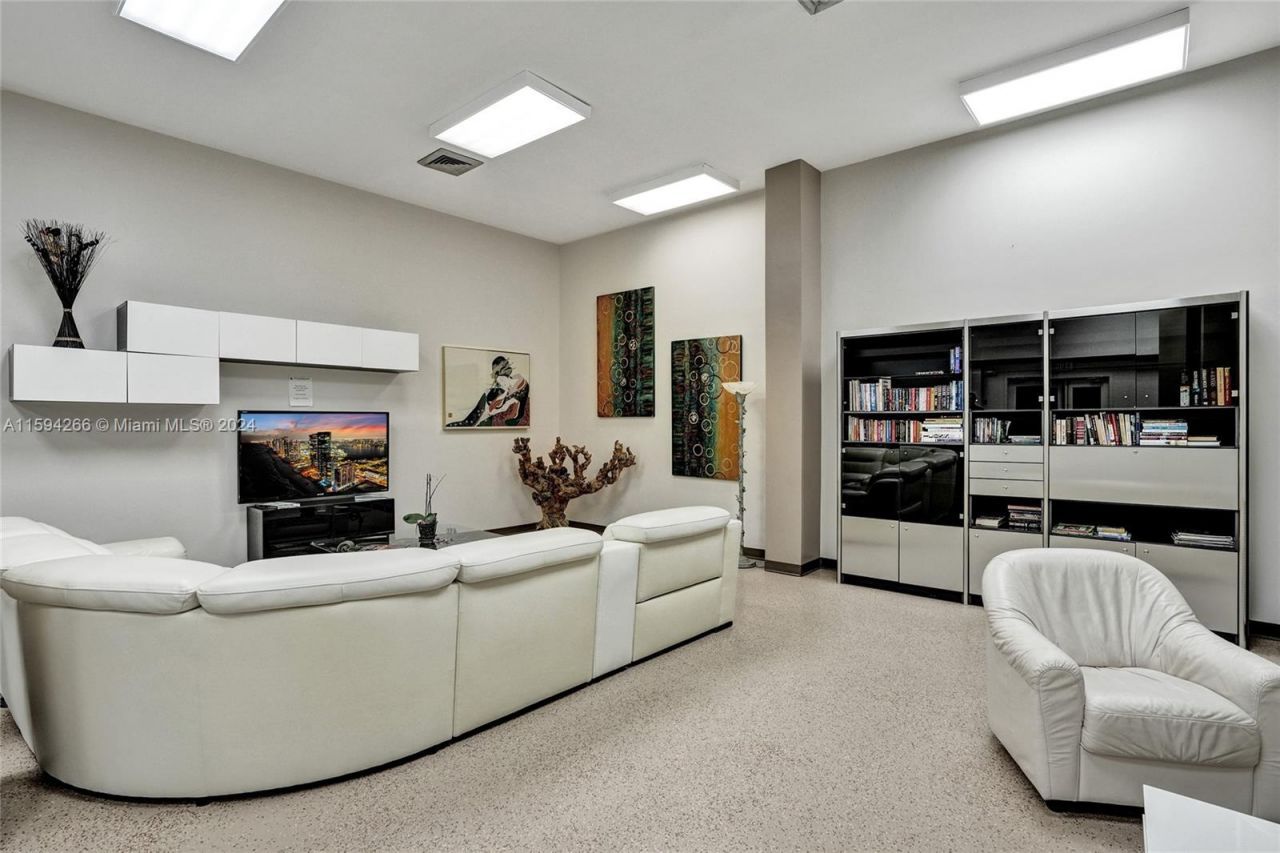 301 174th St, Unit 1701, Sunny Isles Beach, FL 33160 Photo