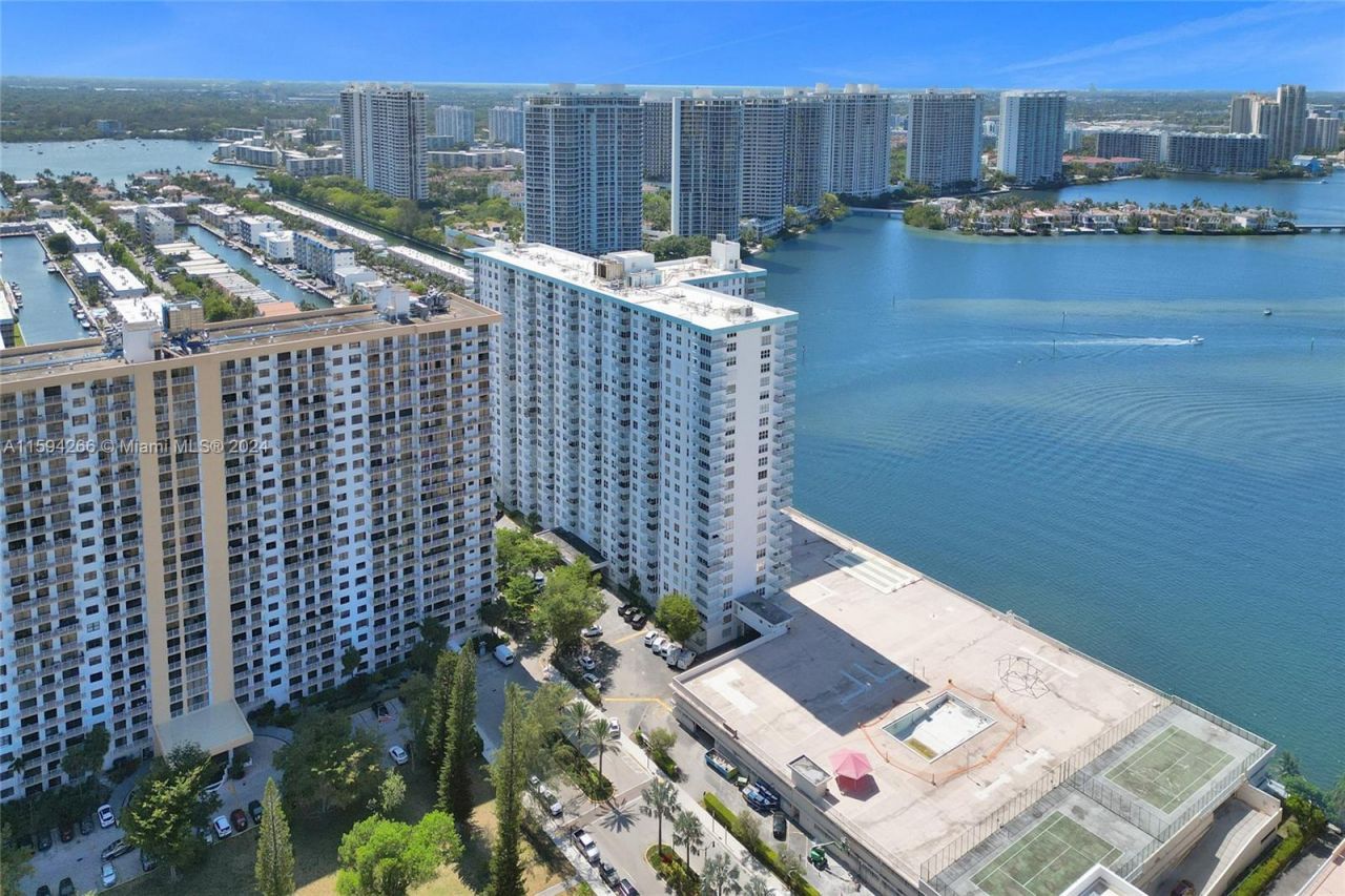 301 174th St, Unit 1701, Sunny Isles Beach, FL 33160 Photo