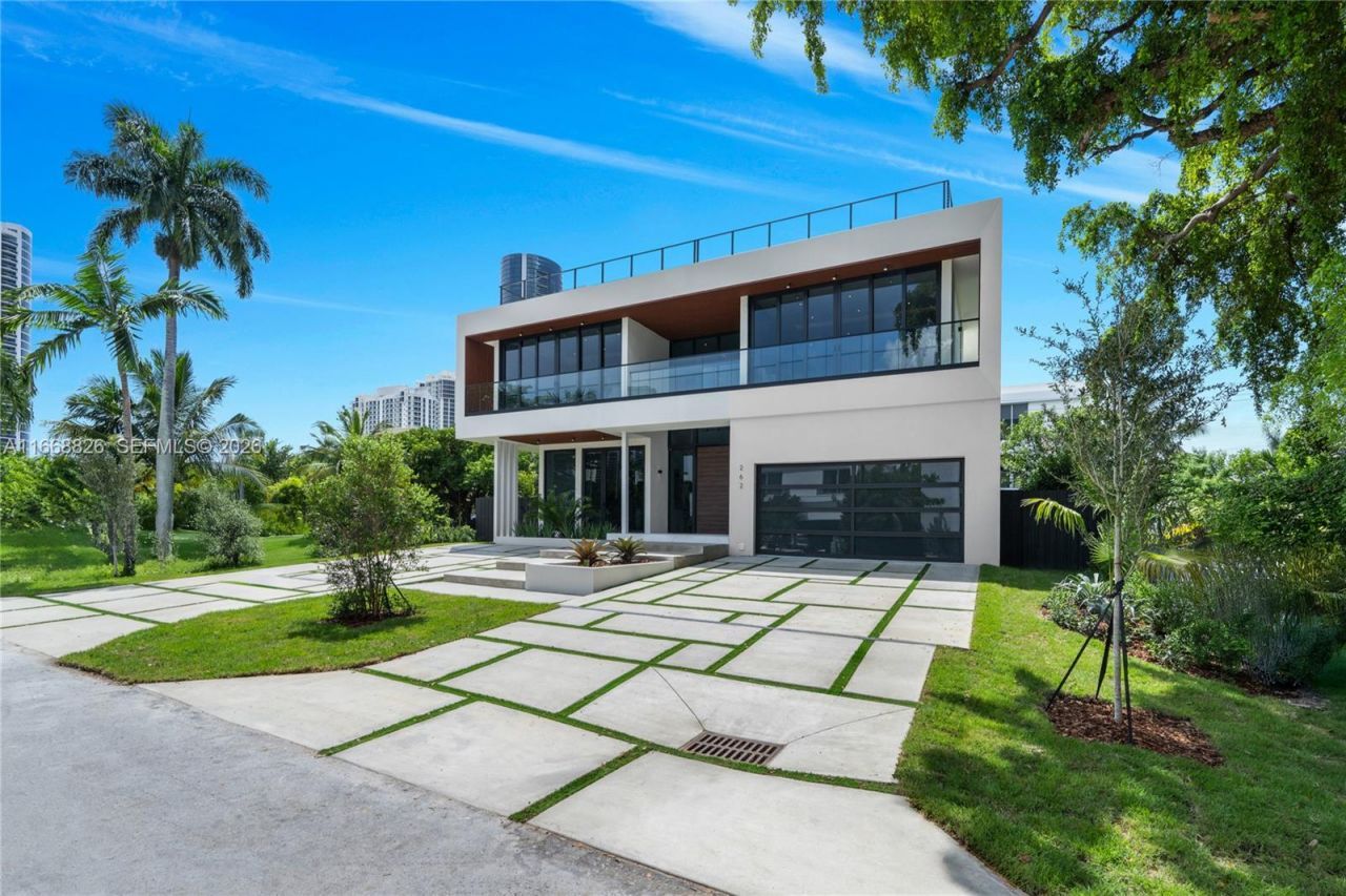 262 189th Ter, Sunny Isles Beach, FL 33160 Photo