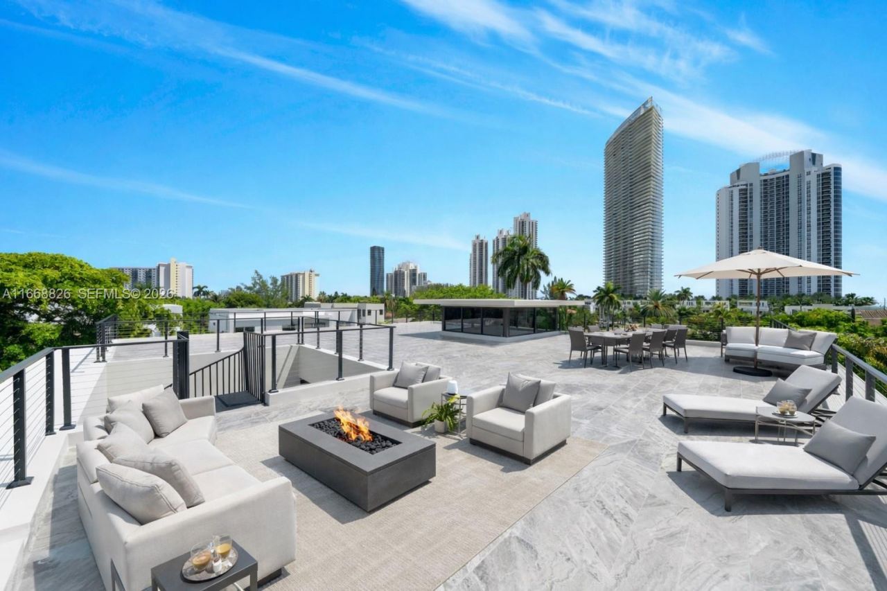 262 189th Ter, Sunny Isles Beach, FL 33160 Photo