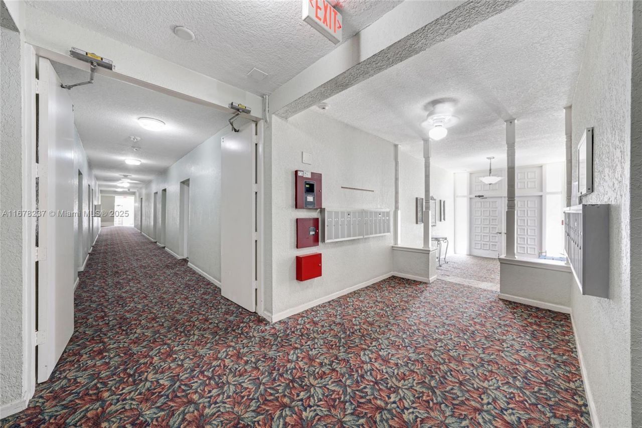 6600 NE 22nd Way, Unit 2303, Fort Lauderdale, FL 33308 Photo