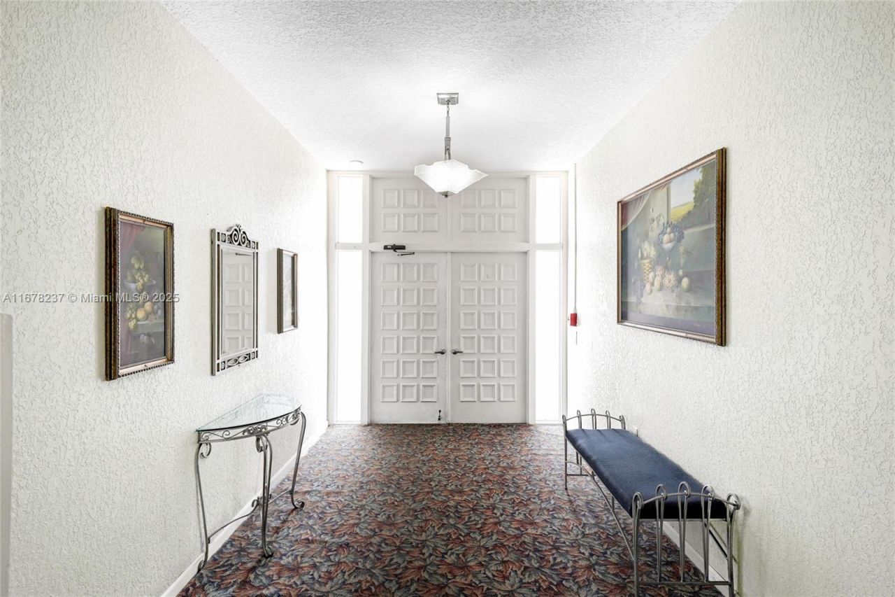 6600 NE 22nd Way, Unit 2303, Fort Lauderdale, FL 33308 Photo