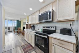 200 76th Ave. N photo 4