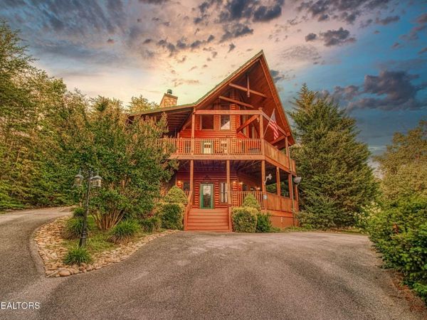 210 Meghans Way, Townsend, TN 37882