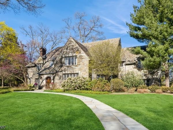 5 Beechtree Ln, Essex Fells, NJ 07021