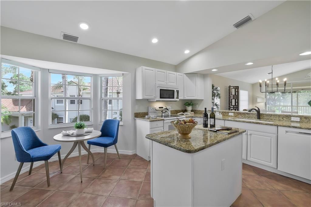 6230 Reserve Cir, Unit 703, Naples, FL 34119 Photo