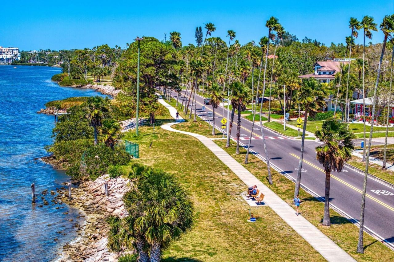 147 & 139 Edgewater Drive, Dunedin, FL 34698 Photo