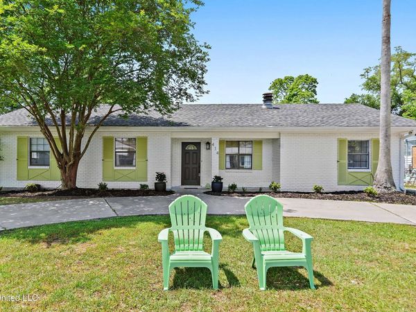 414 Demontluzin Avenue, Bay Saint Louis, MS 39520