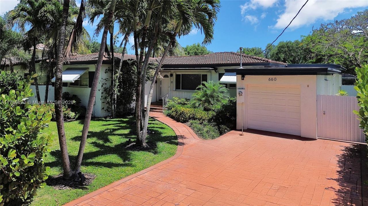 660 NE 121st St, Unit 660, Biscayne Park, FL 33161 Photo