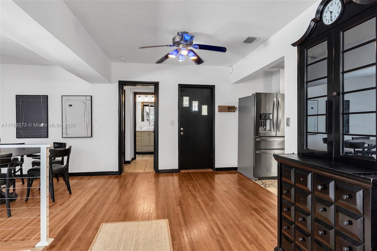 660 NE 121st St, Unit 660, Biscayne Park, FL 33161 Photo