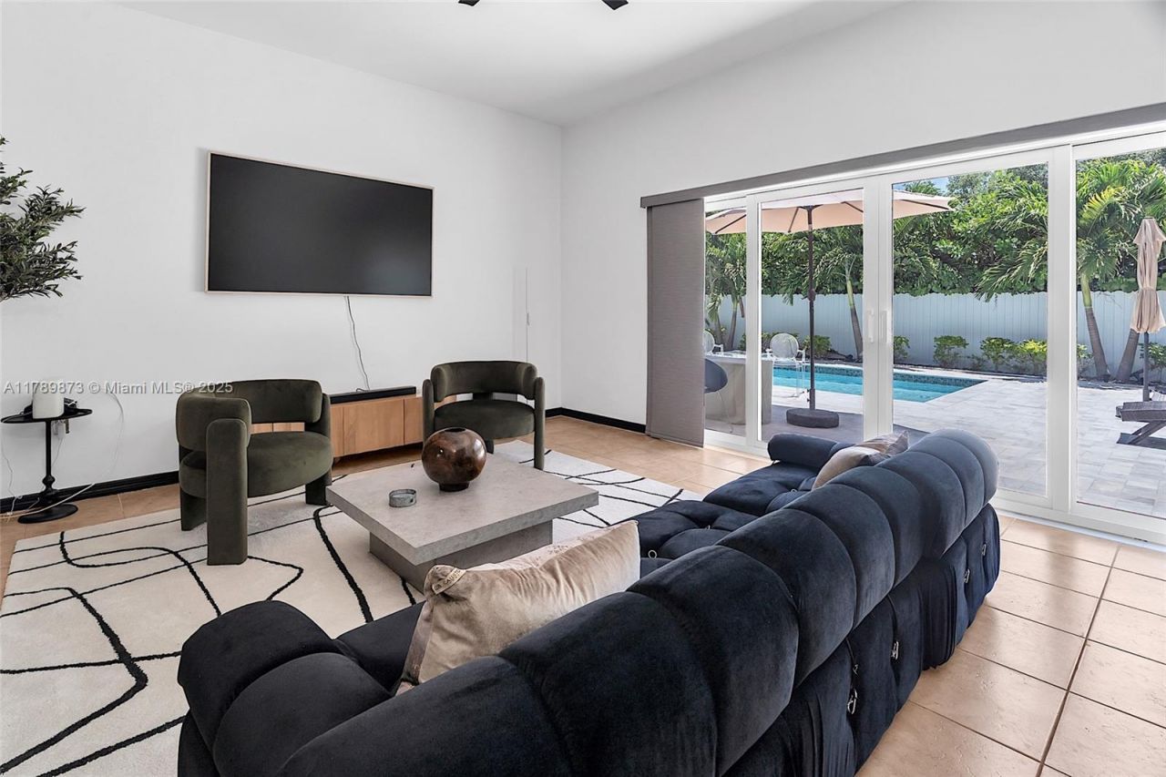 660 NE 121st St, Unit 660, Biscayne Park, FL 33161 Photo