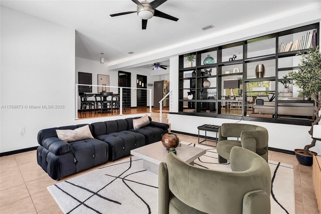 660 NE 121st St, Unit 660, Biscayne Park, FL 33161 Photo