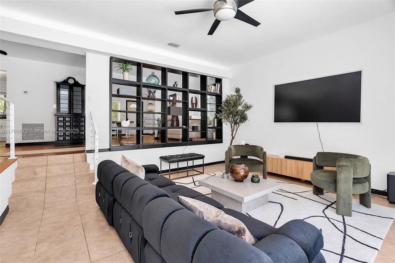 660 NE 121st St, Unit 660, Biscayne Park, FL 33161 Photo