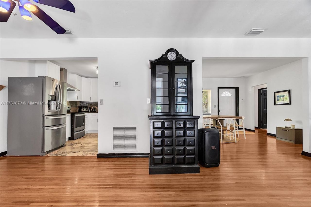 660 NE 121st St, Unit 660, Biscayne Park, FL 33161 Photo