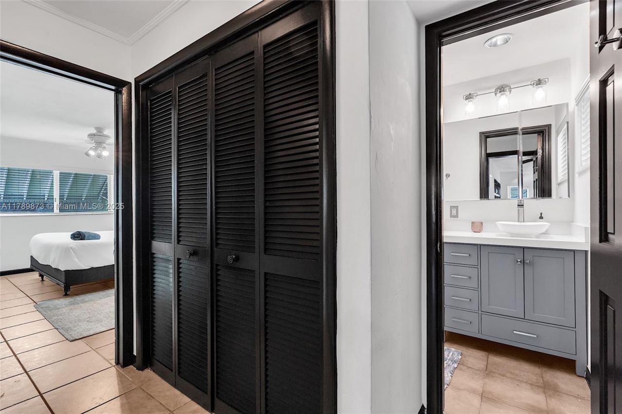 660 NE 121st St, Unit 660, Biscayne Park, FL 33161 Photo