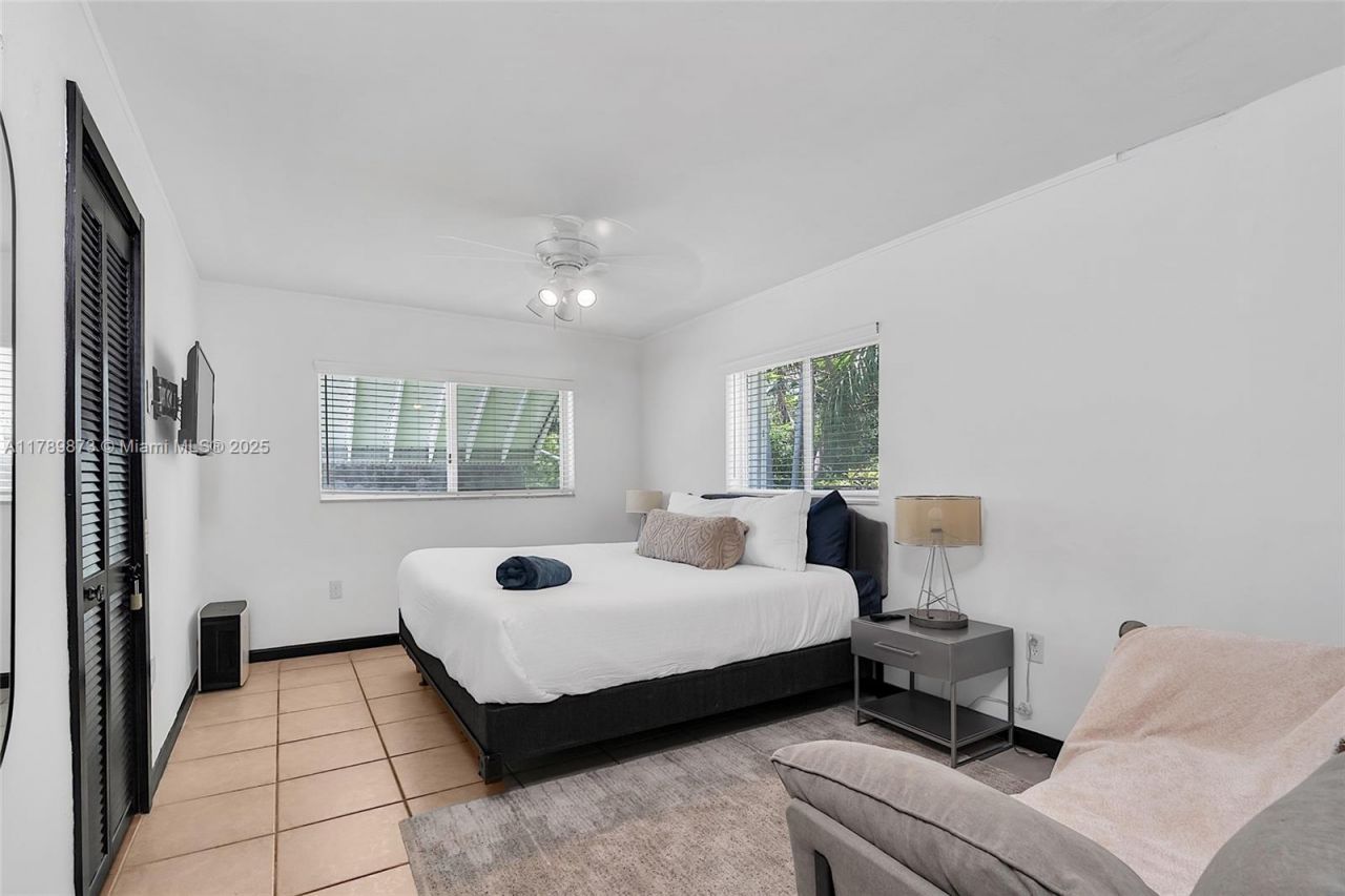 660 NE 121st St, Unit 660, Biscayne Park, FL 33161 Photo