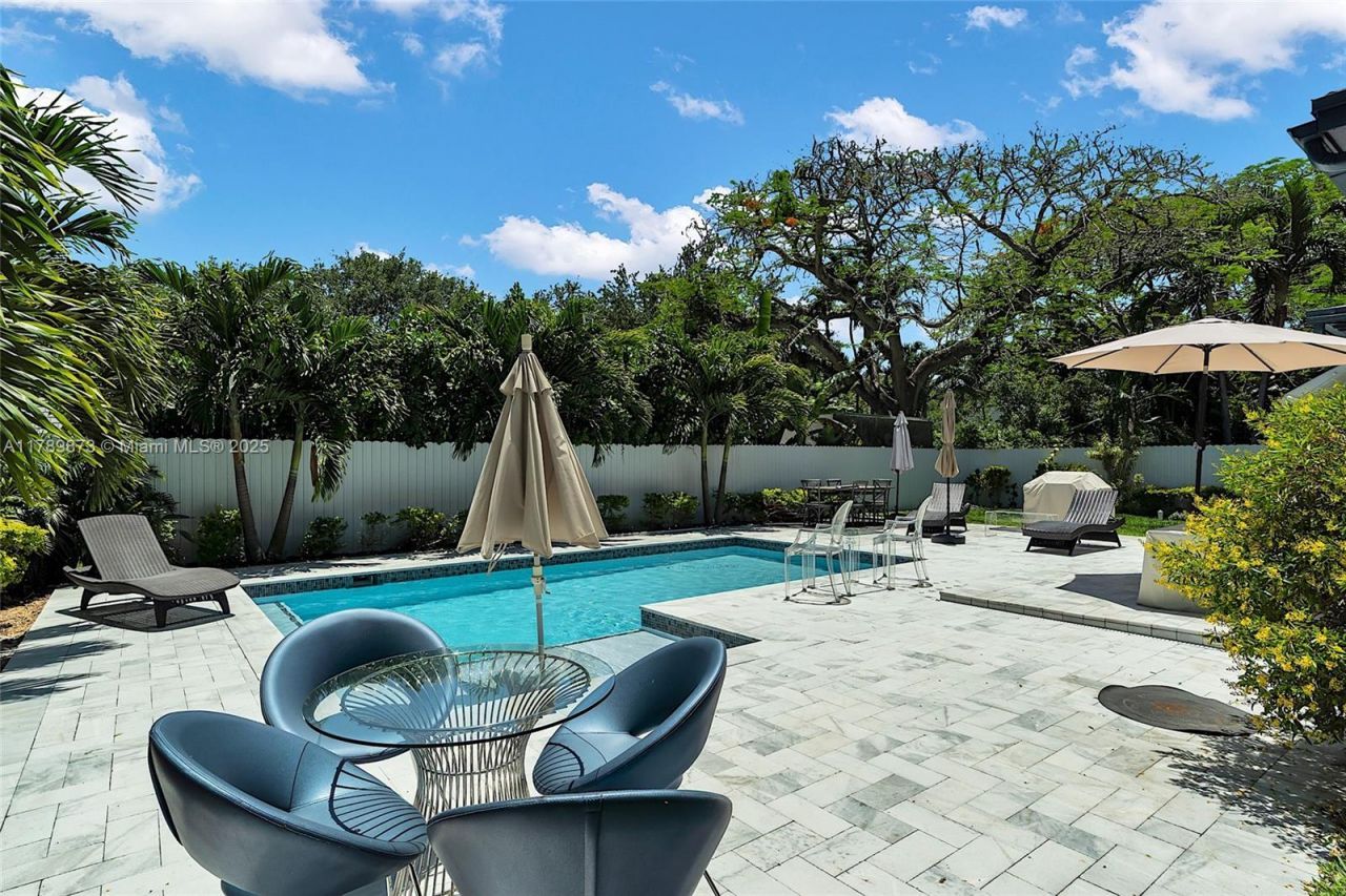 660 NE 121st St, Unit 660, Biscayne Park, FL 33161 Photo