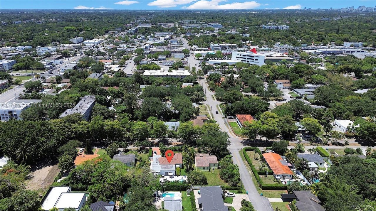 660 NE 121st St, Unit 660, Biscayne Park, FL 33161 Photo