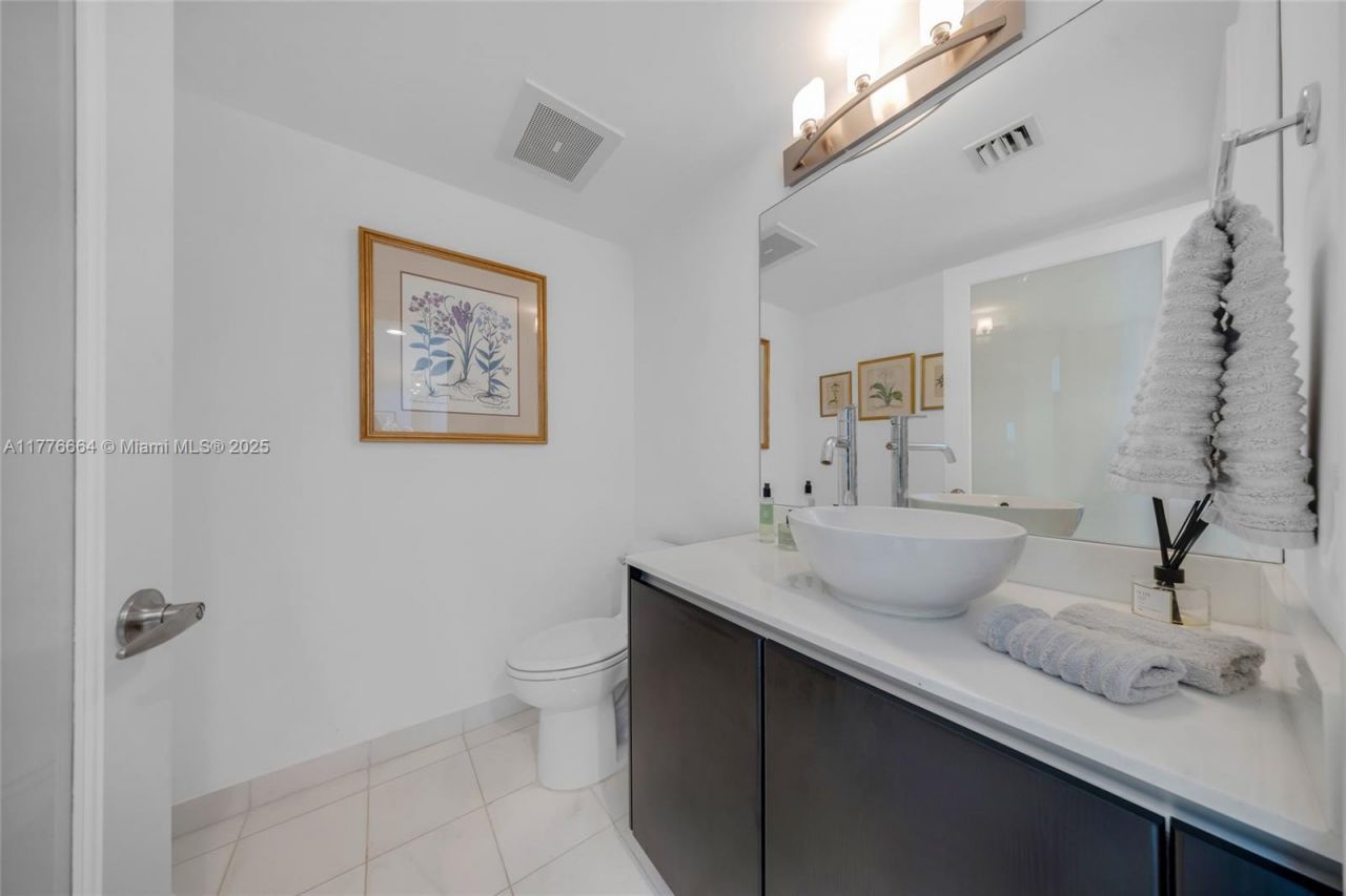 665 NE 25th St, Unit 1201, Miami, FL 33137 Photo