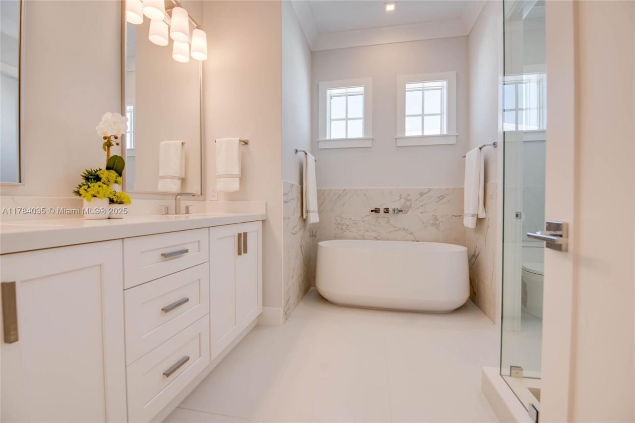 59720 Overseas Hwy #8, Marathon, FL 33050 Photo