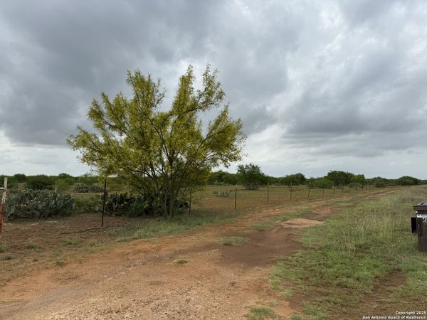 8762 FM 140, Charlotte, TX 78011