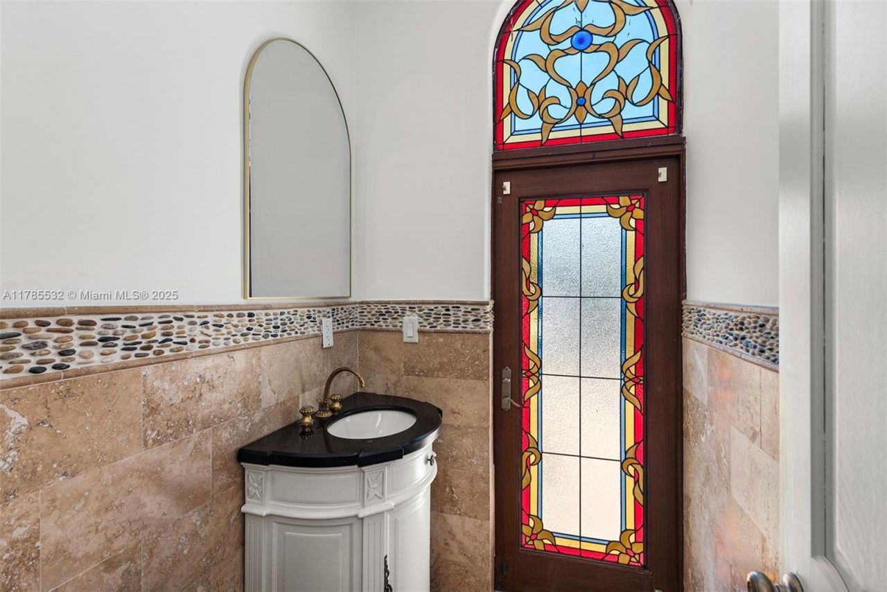 270 Atlantic Ave, Sunny Isles Beach, FL 33160 Photo