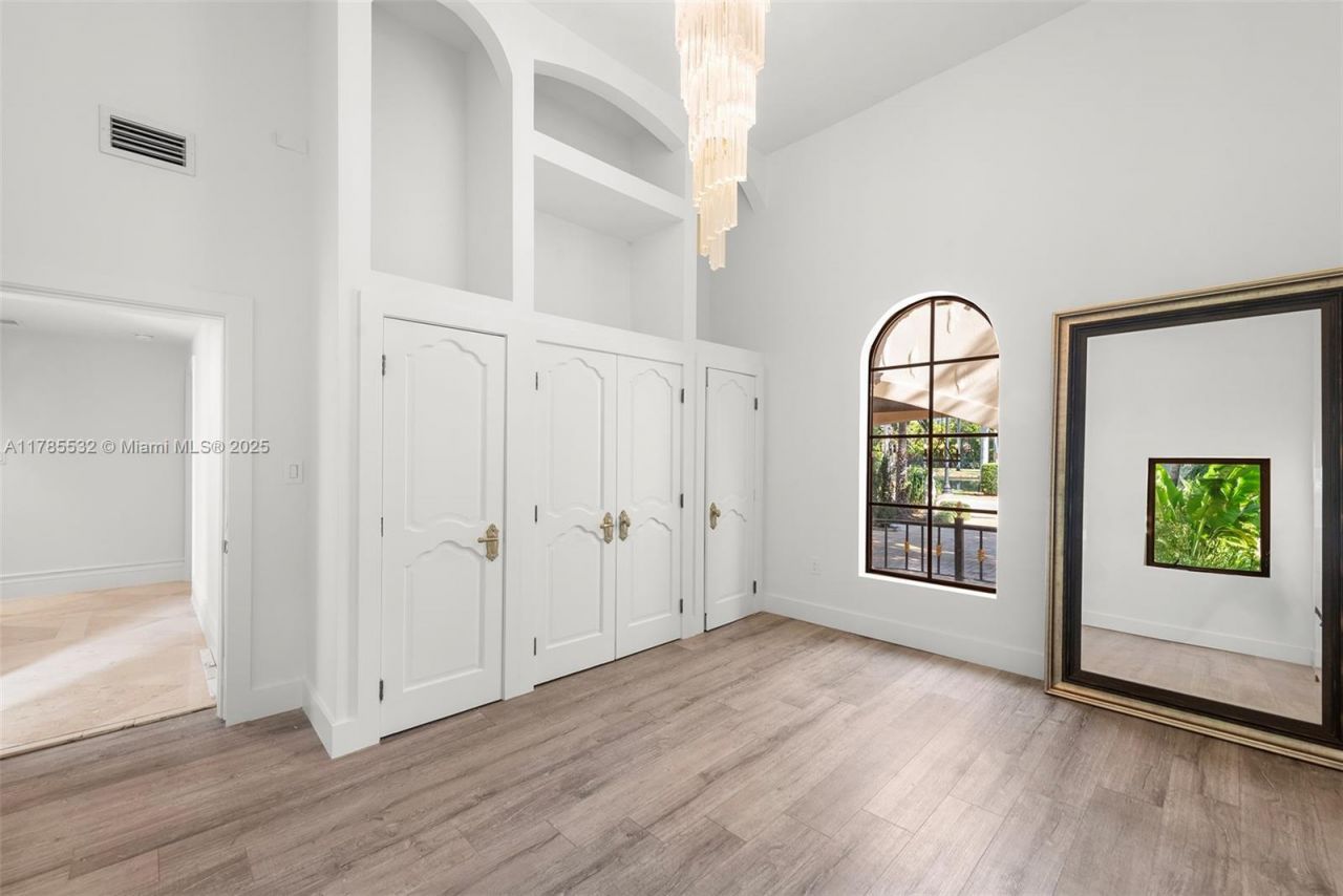 270 Atlantic Ave, Sunny Isles Beach, FL 33160 Photo