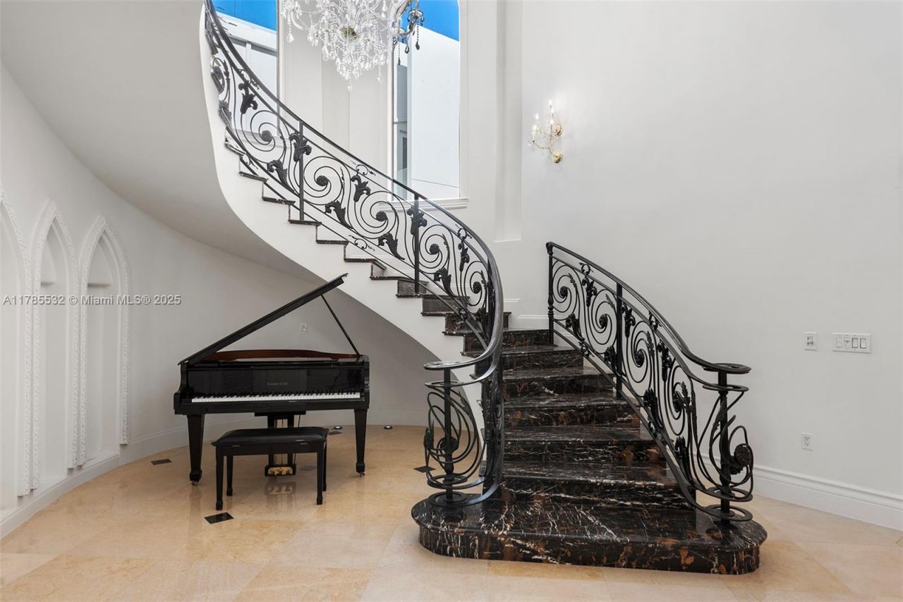 270 Atlantic Ave, Sunny Isles Beach, FL 33160 Photo