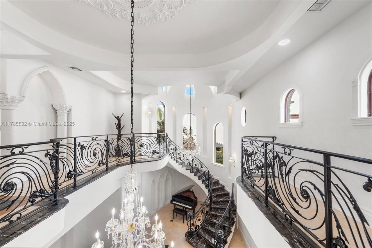 270 Atlantic Ave, Sunny Isles Beach, FL 33160 Photo