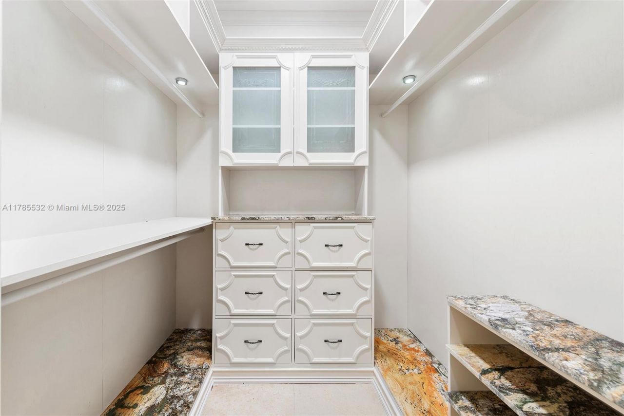 270 Atlantic Ave, Sunny Isles Beach, FL 33160 Photo