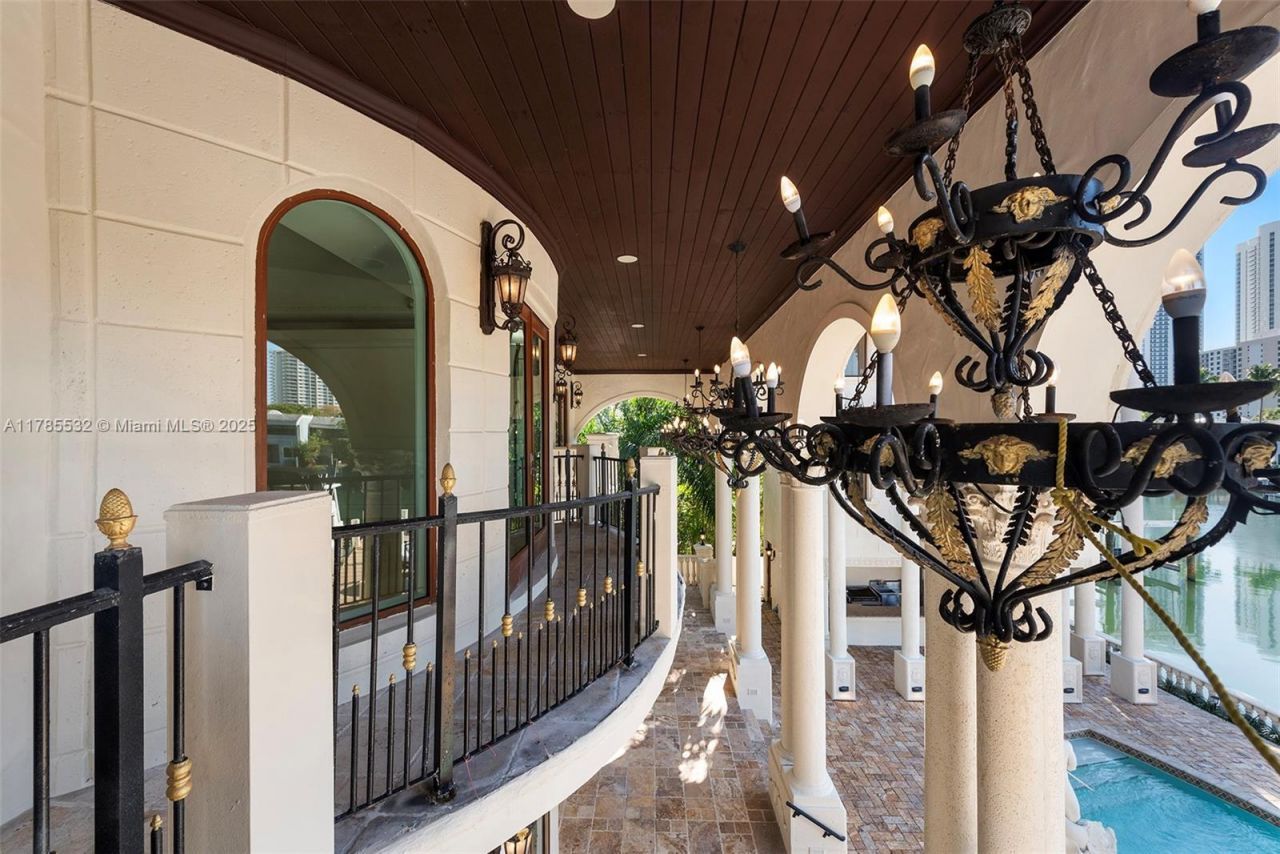 270 Atlantic Ave, Sunny Isles Beach, FL 33160 Photo