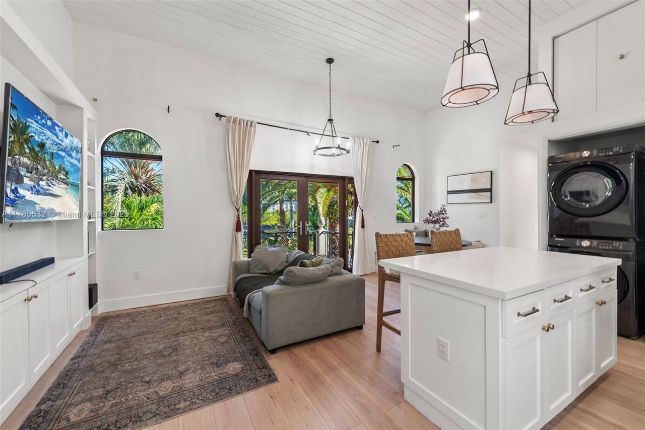 270 Atlantic Ave, Sunny Isles Beach, FL 33160 Photo